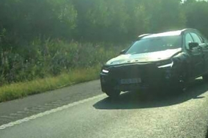 Volvo S90 przyłapane na drodze