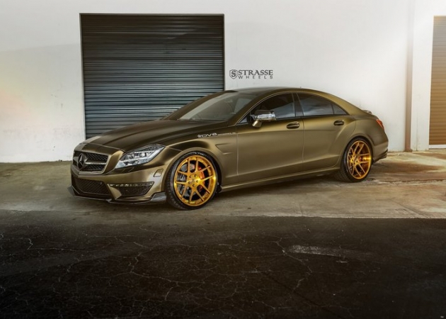 Mercedes-Benz CLS 63 AMG na felgach Strasse Wheels po modyfikacjach Renntech wykonany dla DV8 Motorsports