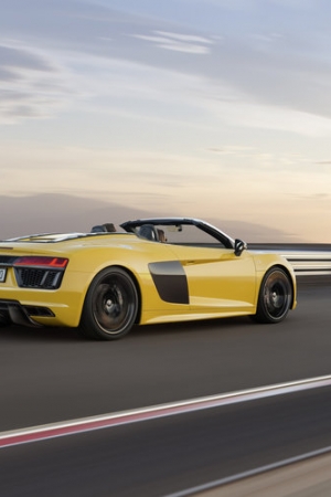 Audi R8 Spyder V10 (2016) - sport pod gołym niebem