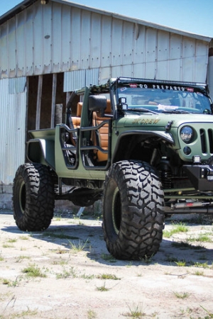 Jeep Wrangler Unlimited Truck Conversion - potwór ze stajni Buiser Conversion