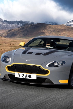 Aston Martin V12 Vantage S na rok 2017 z 7-biegową skrzynią ręczną