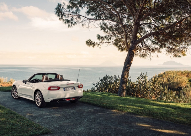 Fiat 124 Spider już w Polsce! Znamy ceny i wyposażenie