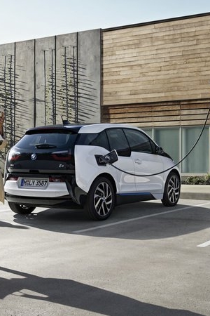 BMW i3 (2016) - większy zasięg lekarstwem na gorszą sprzedaż?