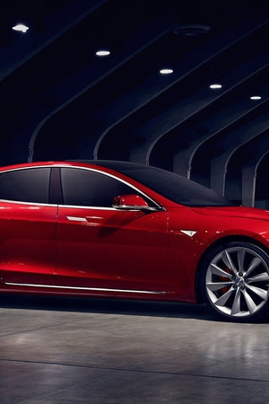 Tesla Model S teraz także z akumulatorem 75 kWh