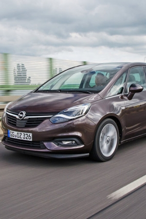 Nowy Opel Zafira 1.6 Direct Injection Turbo - zdjęcia