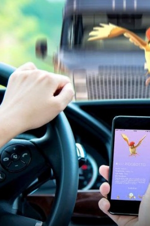 Aplikacja Pokémon GO może być niebezpieczna także dla kierowców