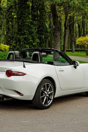 Test Mazdy MX-5 2.0 Sky-G - maksimum frajdy przy minimum komfortu