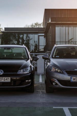 Volkswagen Golf Variant vs Peugeot 308 SW - zdjęcia, wnętrze