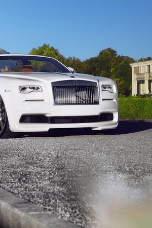 Rolls-Royce Dawn ubrany w elegancki pakiet Spofec