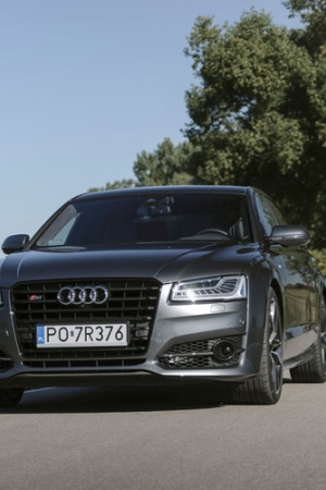 Audi S8 plus - zdjęcia, wnętrze, bagażnik