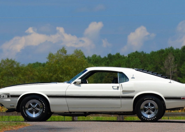 Jeden z ostatnich Fordów Mustangów Shelby GT350 na sprzedaż