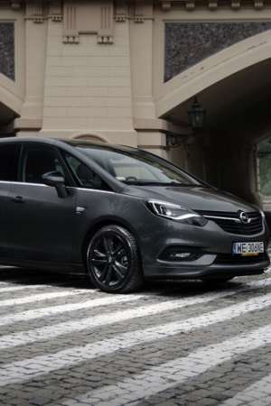 Nowy Opel Zafira 2.0 CDTi AT - minivan nie musi być tylko rodzinny