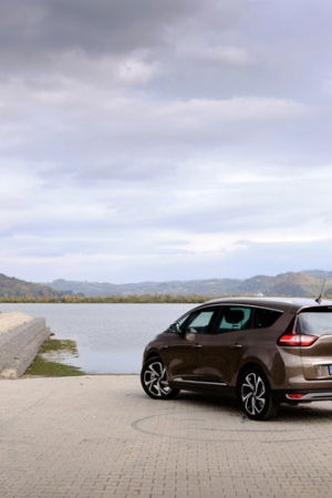 Nowe Renault Grand Scénic i Mégane Grand Coupé - zdjęcia