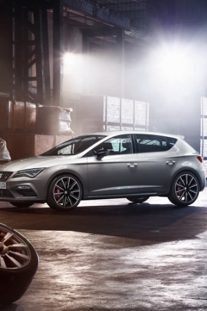 Odświeżony Seat Leon Cupra z większą mocą i napędem na cztery koła