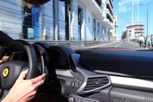 Ferrari 458 Spider szaleje po ulicach Monaco [wideo]