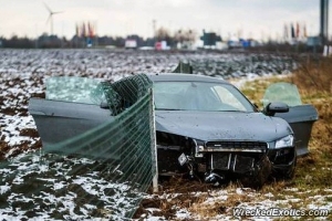 Audi R8 rozbite podczas jazdy próbnej