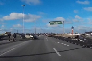 Przestroga dla zatrzymujących się na autostradach [wideo]