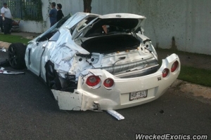 Nissan GT-R totalnie zniszczony w Puerto Rico [zdjęcia]