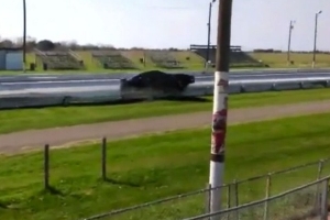 Stracił panowanie nad Nissanem GT-R podczas próby Drag Race… [FAIL]