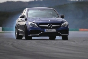 Chris Harris testuje Mercedesa C63 AMG S [wideo]