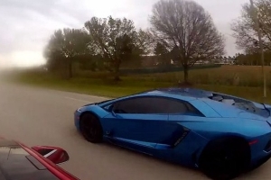 Lamborghini Aventador „zjada” Teslę w pojedynku Drag [wideo]