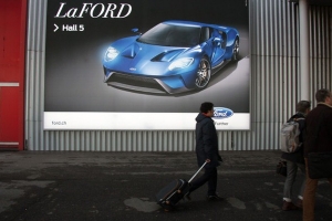 Ford usunął plakat „LaFord” w Genewie