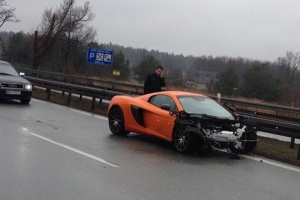 McLaren 650S Spider rozbity w Warszawie [zdjęcia]