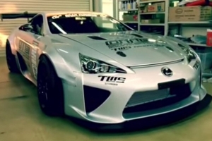 Lexus LF-A z silnikiem NASCAR [wideo]