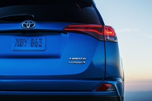 Toyota RAV4 Hybrid 2016 [pierwsze zdjęcia]