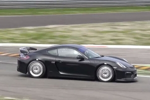 Torowa wersja Porsche Caymana GT4 [wideo]