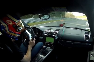 Porsche Cayman GT4 w 7:42 min okrążyło Nurburgring [onboard]