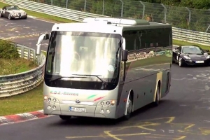 Najdziwniejsze rzeczy, które zobaczysz na Nurburgringu [wideo]