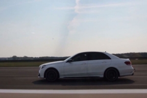 Audi RS6 700 KM vs Mercedes E63 AMG 700 KM [wideo]