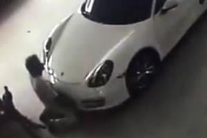 Mężczyzna zgwałcił Porsche Boxster! [wideo]