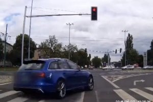 Nowe Audi RS6 rozbite w Poznaniu [wideo]